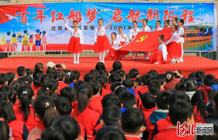 玉女峰婀娜曼妙之姿宛若亭亭玉立的少女